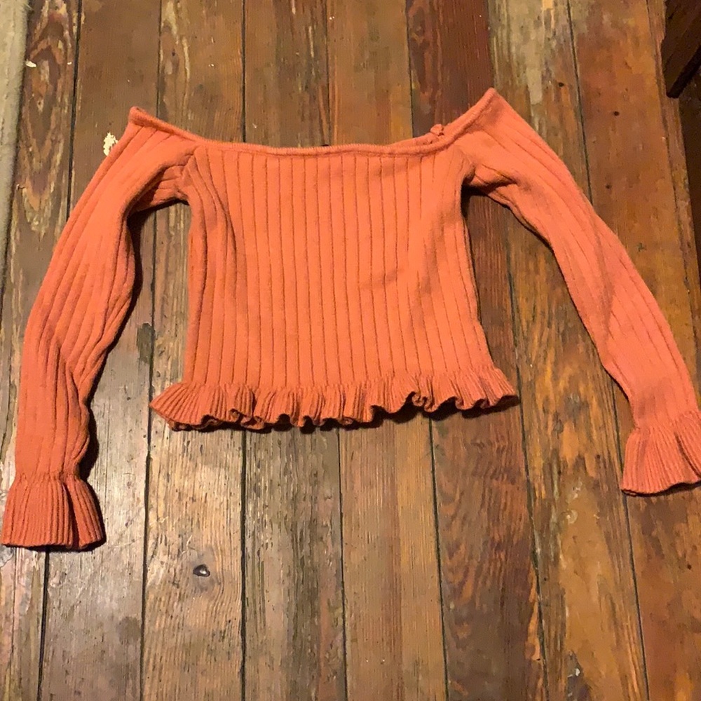 A long sleeve crop top. Bought a few months ago for an event and only worn once.